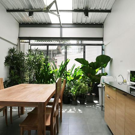 Phresh Hostel Банкок Екстериор снимка