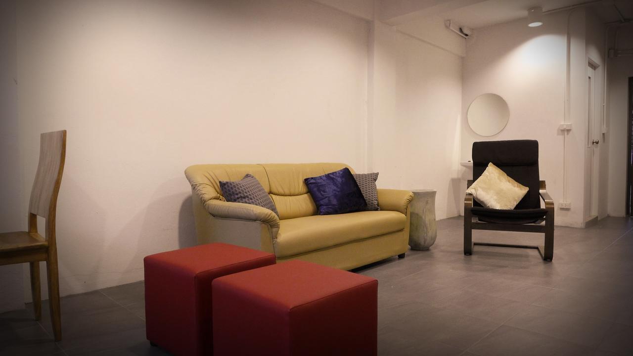 Phresh Hostel Банкок Екстериор снимка