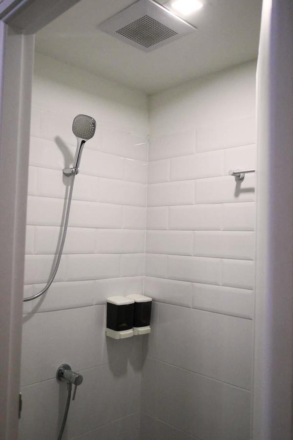 Phresh Hostel Банкок Екстериор снимка