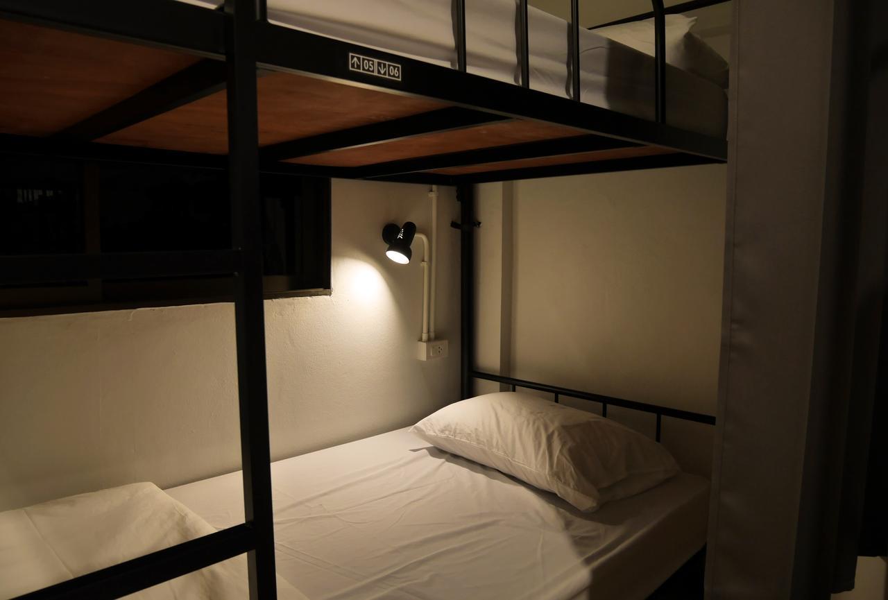 Phresh Hostel Банкок Екстериор снимка