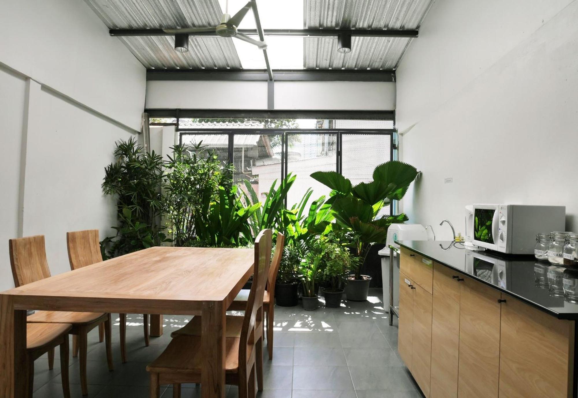 Phresh Hostel Банкок Екстериор снимка